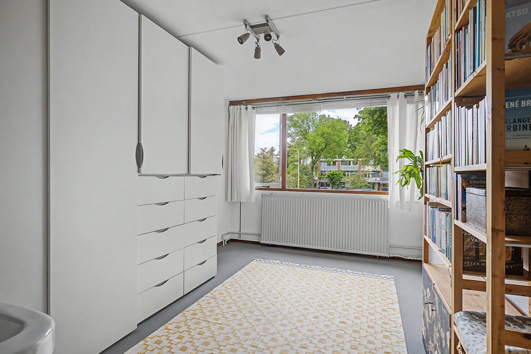 Spacious corner house with four bedrooms and sunny garden in Hoogland — 28