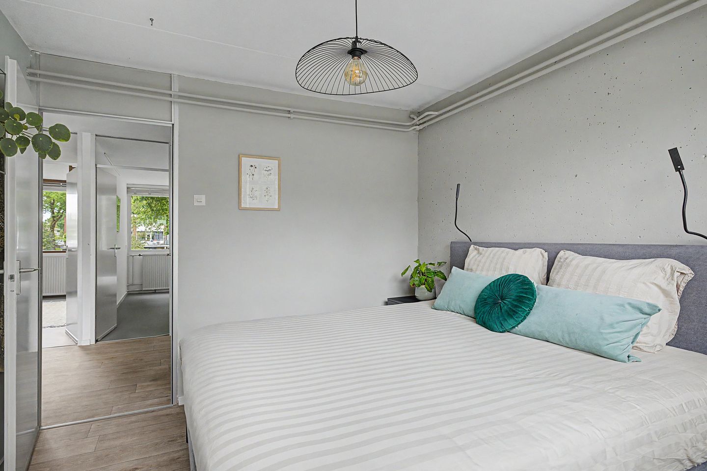 Spacious corner house with four bedrooms and sunny garden in Hoogland — 25