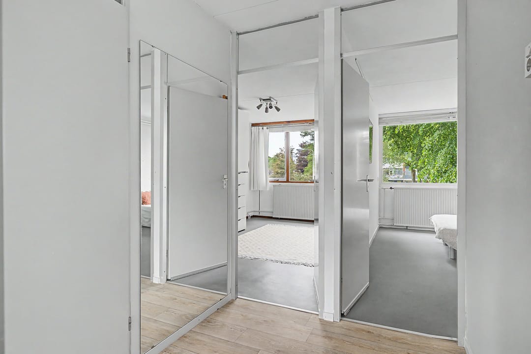 Spacious corner house with four bedrooms and sunny garden in Hoogland — 22