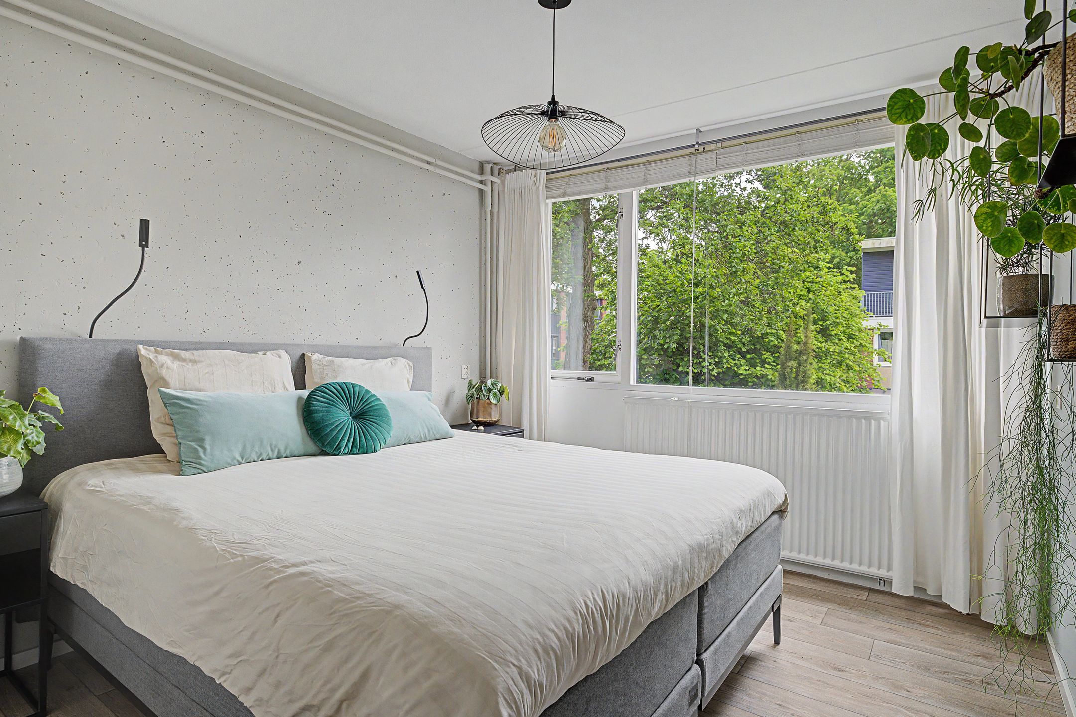 Spacious corner house with four bedrooms and sunny garden in Hoogland — 24