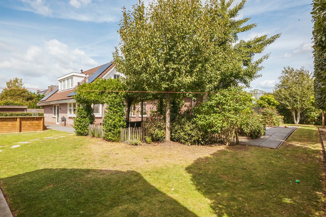 Detached Country House with Guesthouse and Heated Pool in Aalsmeer — 22