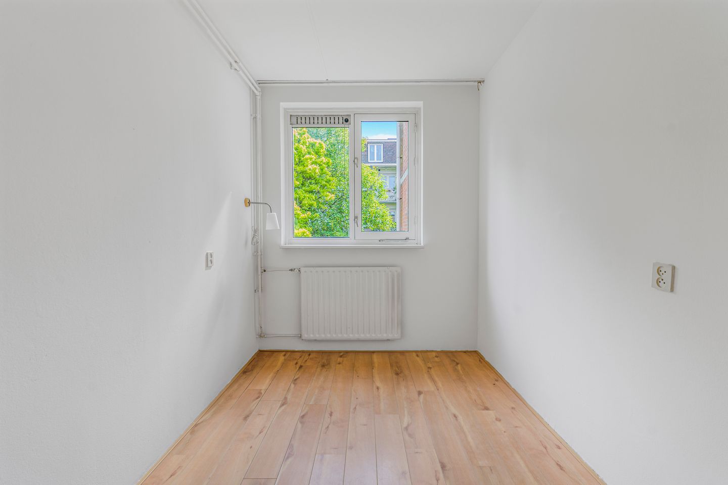 Move-in Ready 3-Room Apartment in Popular Amsterdam East with Modernization Potential — 35