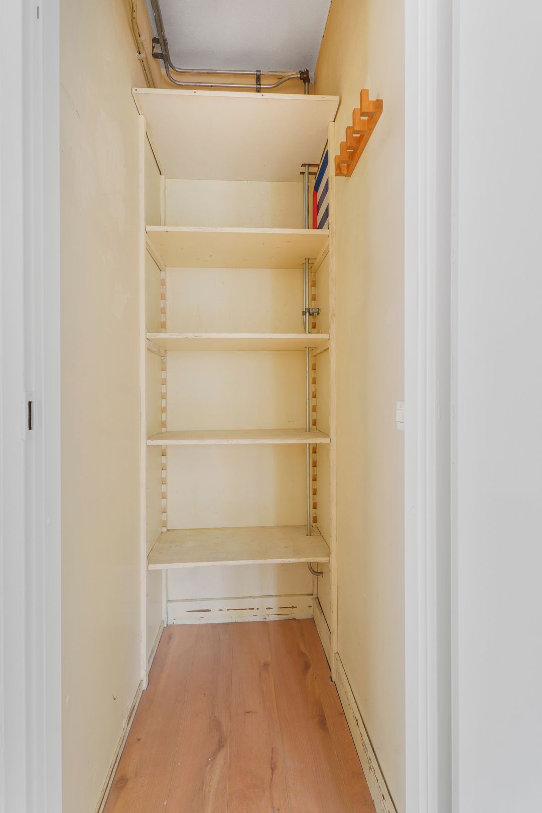 Move-in Ready 3-Room Apartment in Popular Amsterdam East with Modernization Potential — 38