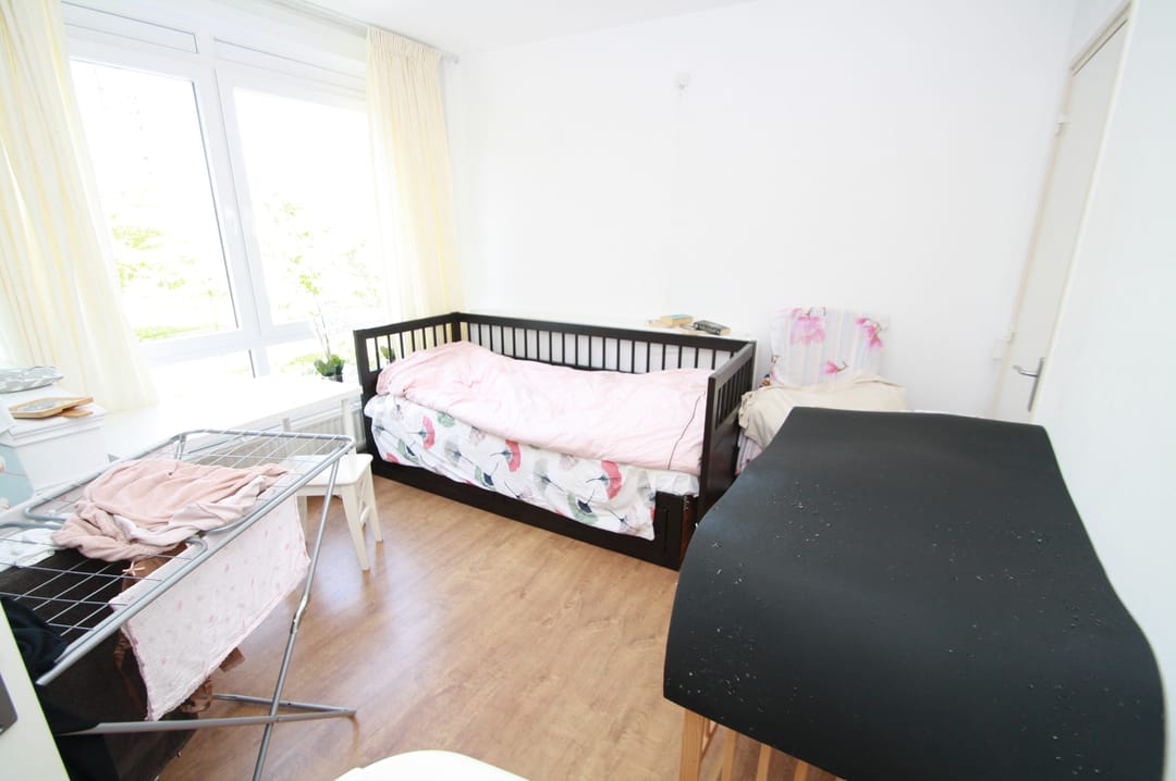 Spacious Three Level Terraced Home with Modern Kitchen and Private Garden — 16