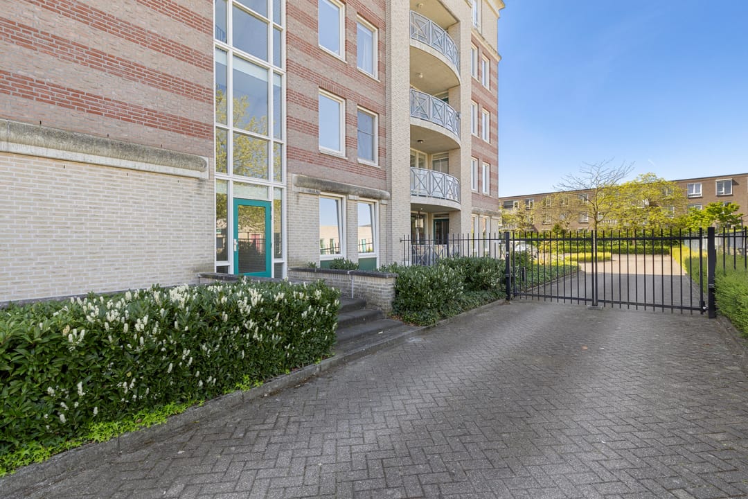 Spacious 3-Room Corner Apartment with Balcony and Parking in Venlo-Oost — 7