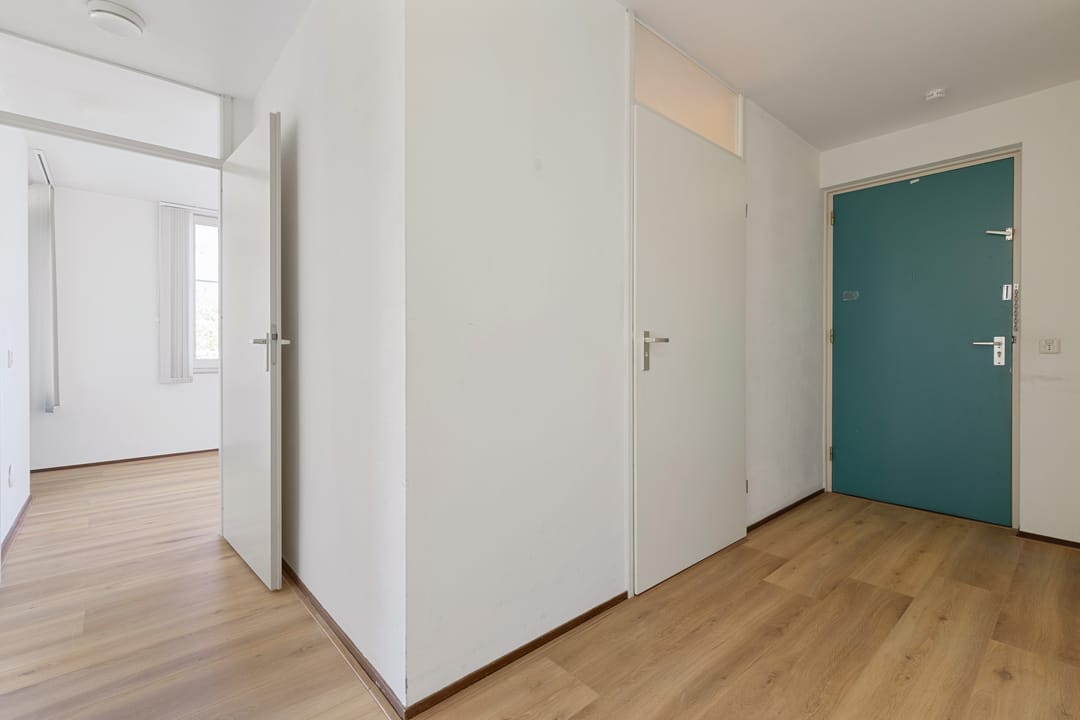 Spacious 3-Room Corner Apartment with Balcony and Parking in Venlo-Oost — 17