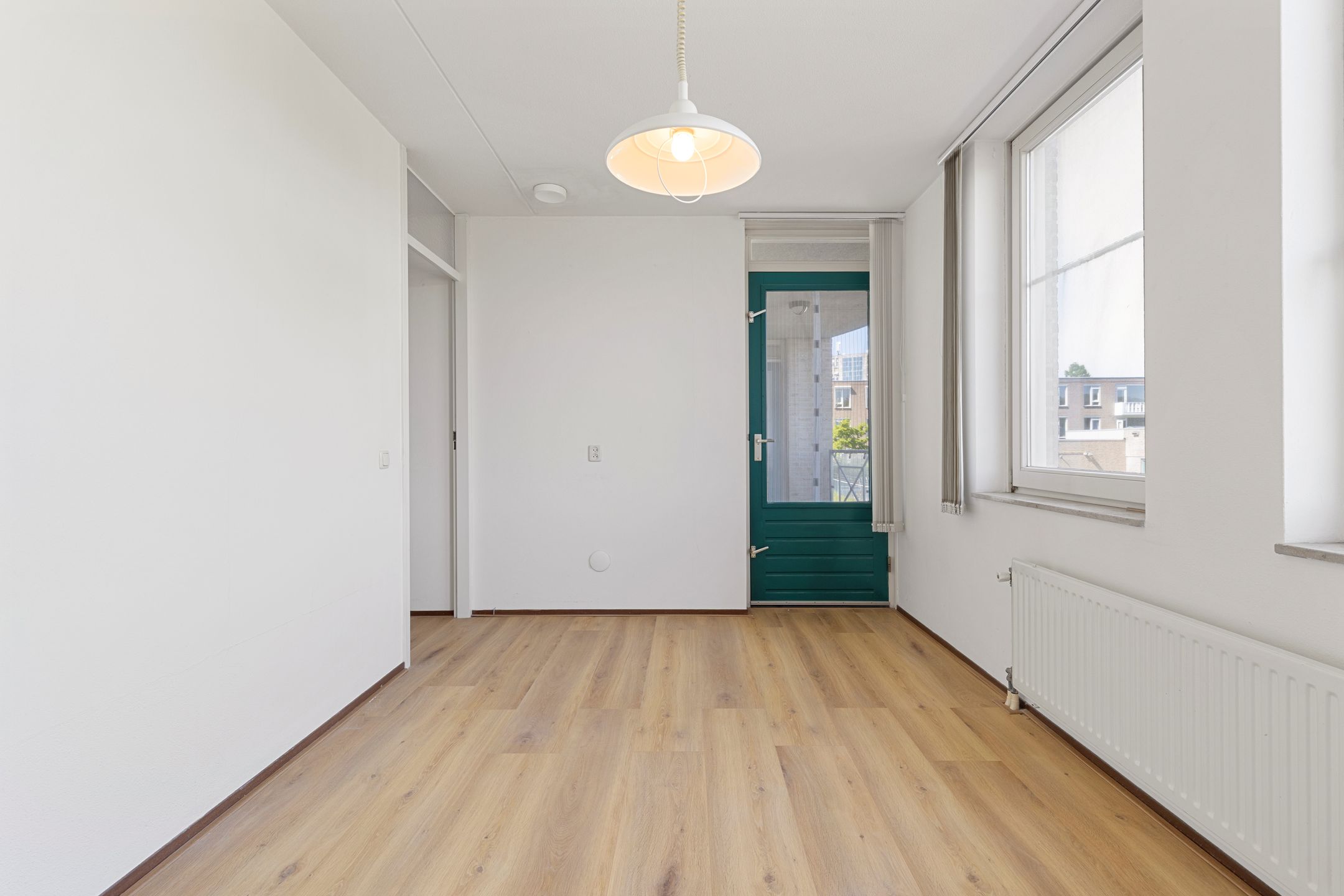Spacious 3-Room Corner Apartment with Balcony and Parking in Venlo-Oost — 33