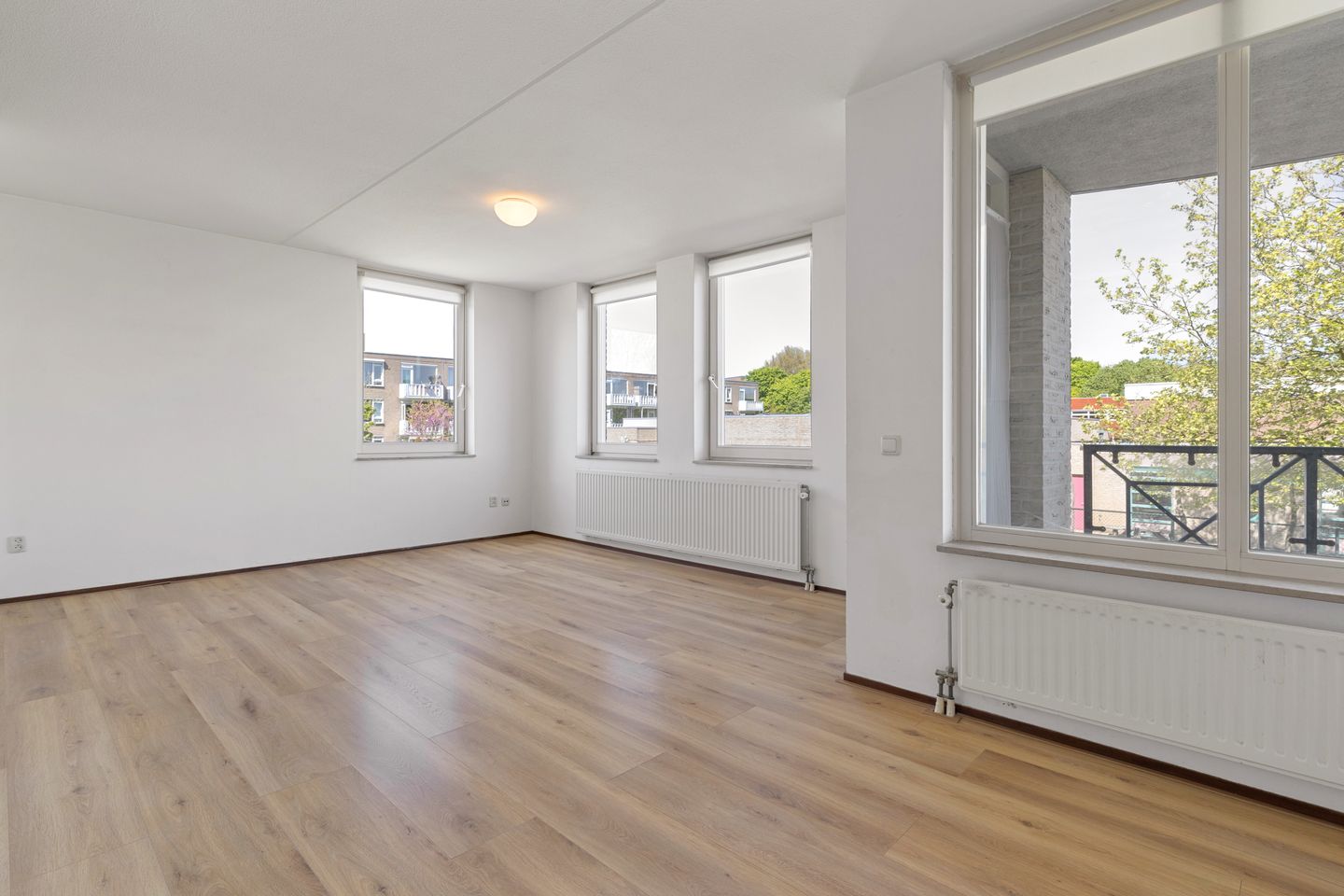 Spacious 3-Room Corner Apartment with Balcony and Parking in Venlo-Oost — 19