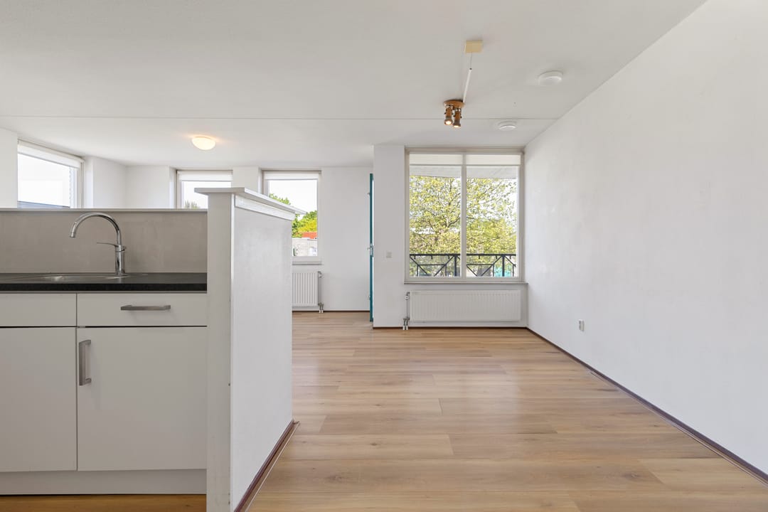 Spacious 3-Room Corner Apartment with Balcony and Parking in Venlo-Oost — 26