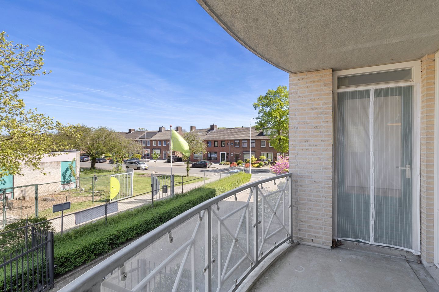 Spacious 3-Room Corner Apartment with Balcony and Parking in Venlo-Oost — 25