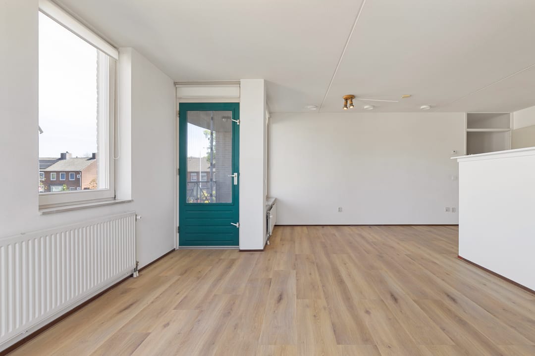 Spacious 3-Room Corner Apartment with Balcony and Parking in Venlo-Oost — 22