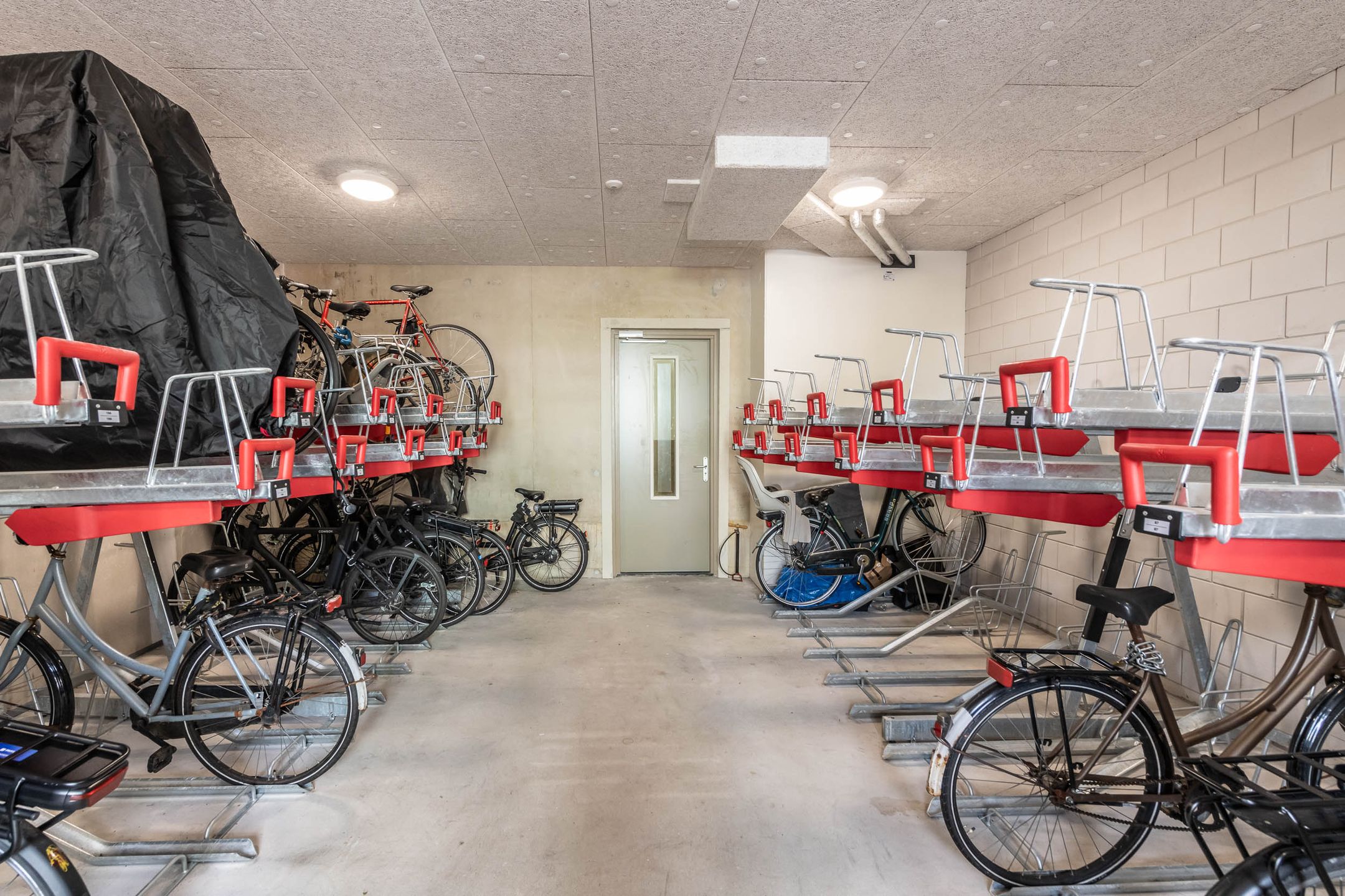 Modern Maisonnette with Garden and Parking in Amsterdam Nieuw-West — 33