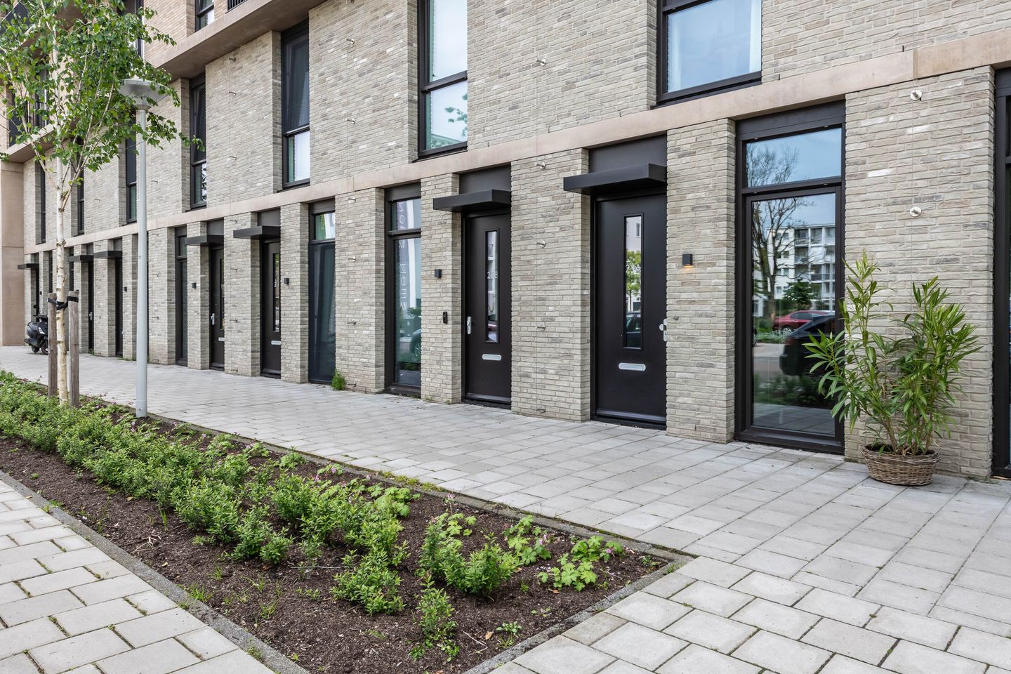 Modern Maisonnette with Garden and Parking in Amsterdam Nieuw-West — 35