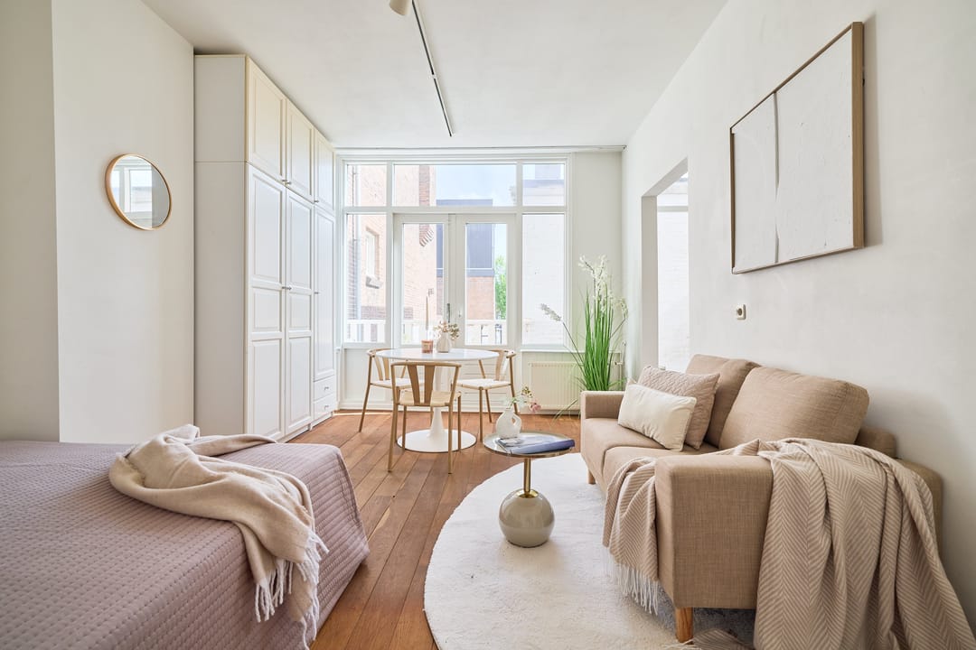 Studio with Balcony Near Utrecht Central Station — 11