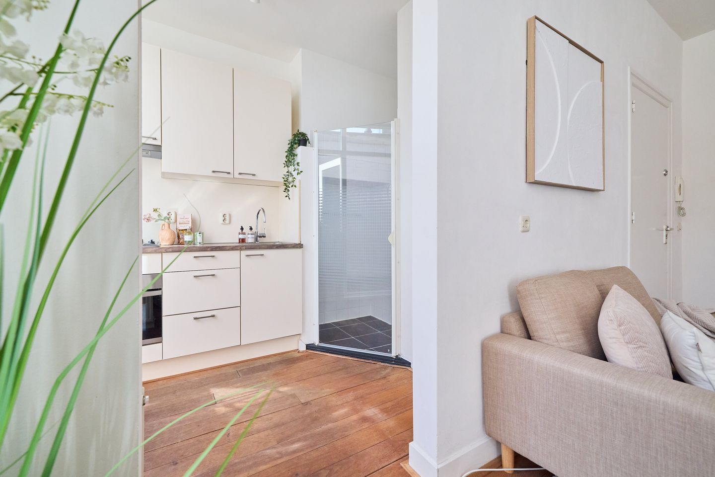 Studio with Balcony Near Utrecht Central Station — 19