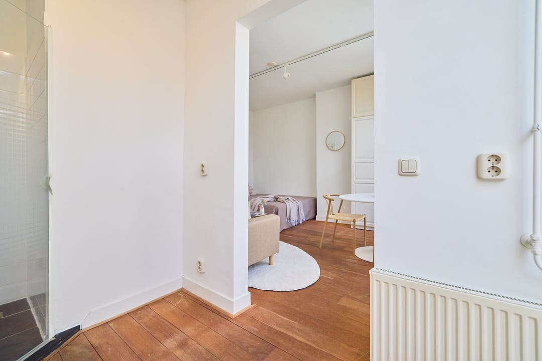 Studio with Balcony Near Utrecht Central Station — 23