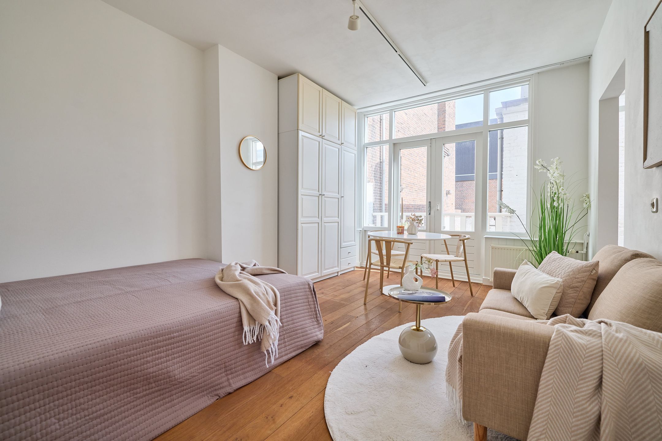 Studio with Balcony Near Utrecht Central Station — 9