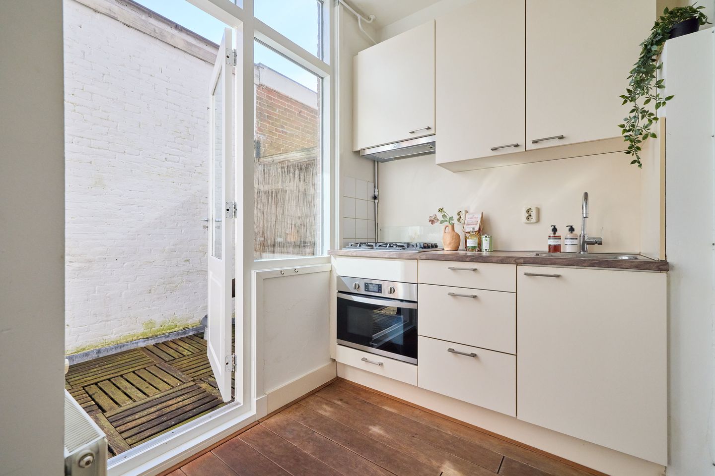 Studio with Balcony Near Utrecht Central Station — 20