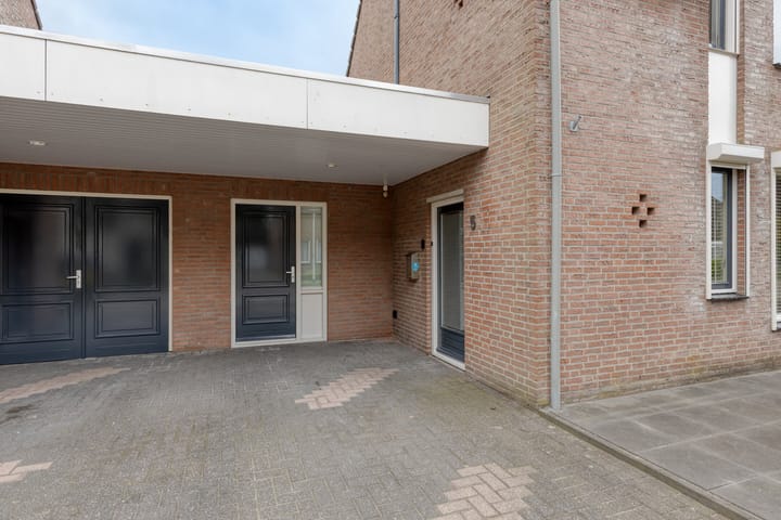 Photo 4 of Meidoornstraat 5