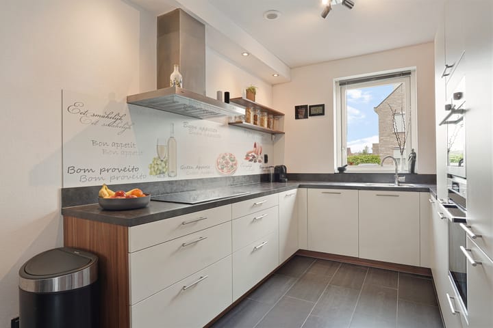 Tussenwoning te koop: Lauwersmeer 73, Zoetermeer