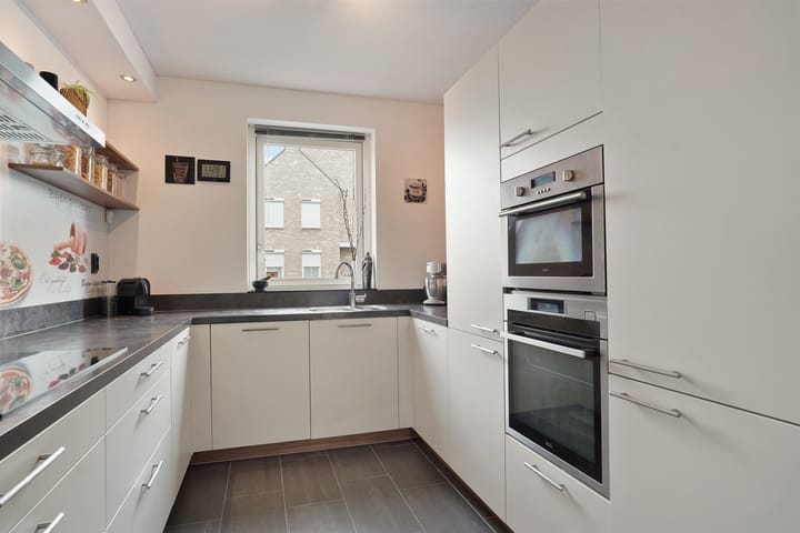 Tussenwoning te koop: Lauwersmeer 73, Zoetermeer