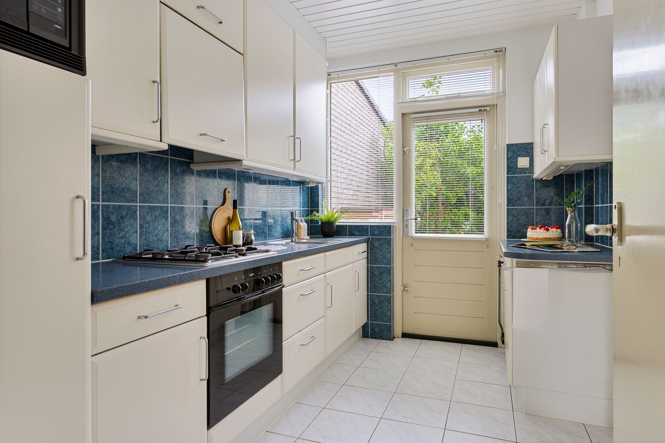 Photo 15 of Schoutstraat 15