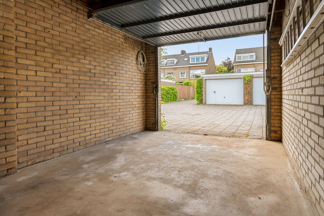 Photo 41 of Schoutstraat 15