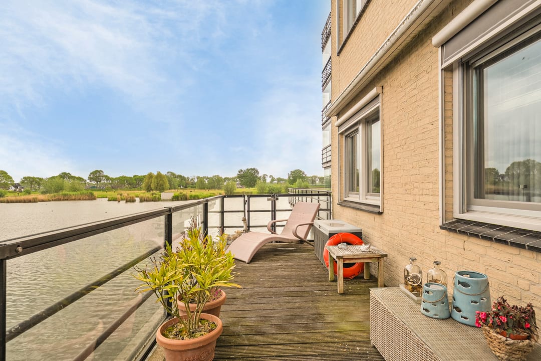 Stunning Waterfront Apartment with Exceptional Terrace on Diamant Island — 32