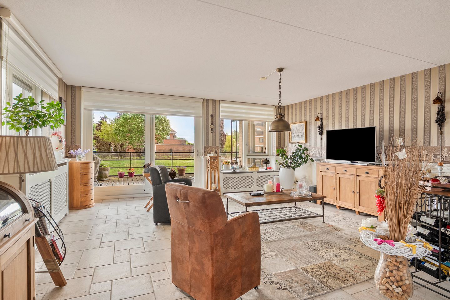 Stunning Waterfront Apartment with Exceptional Terrace on Diamant Island — 20