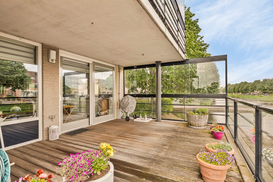 Stunning Waterfront Apartment with Exceptional Terrace on Diamant Island — 31