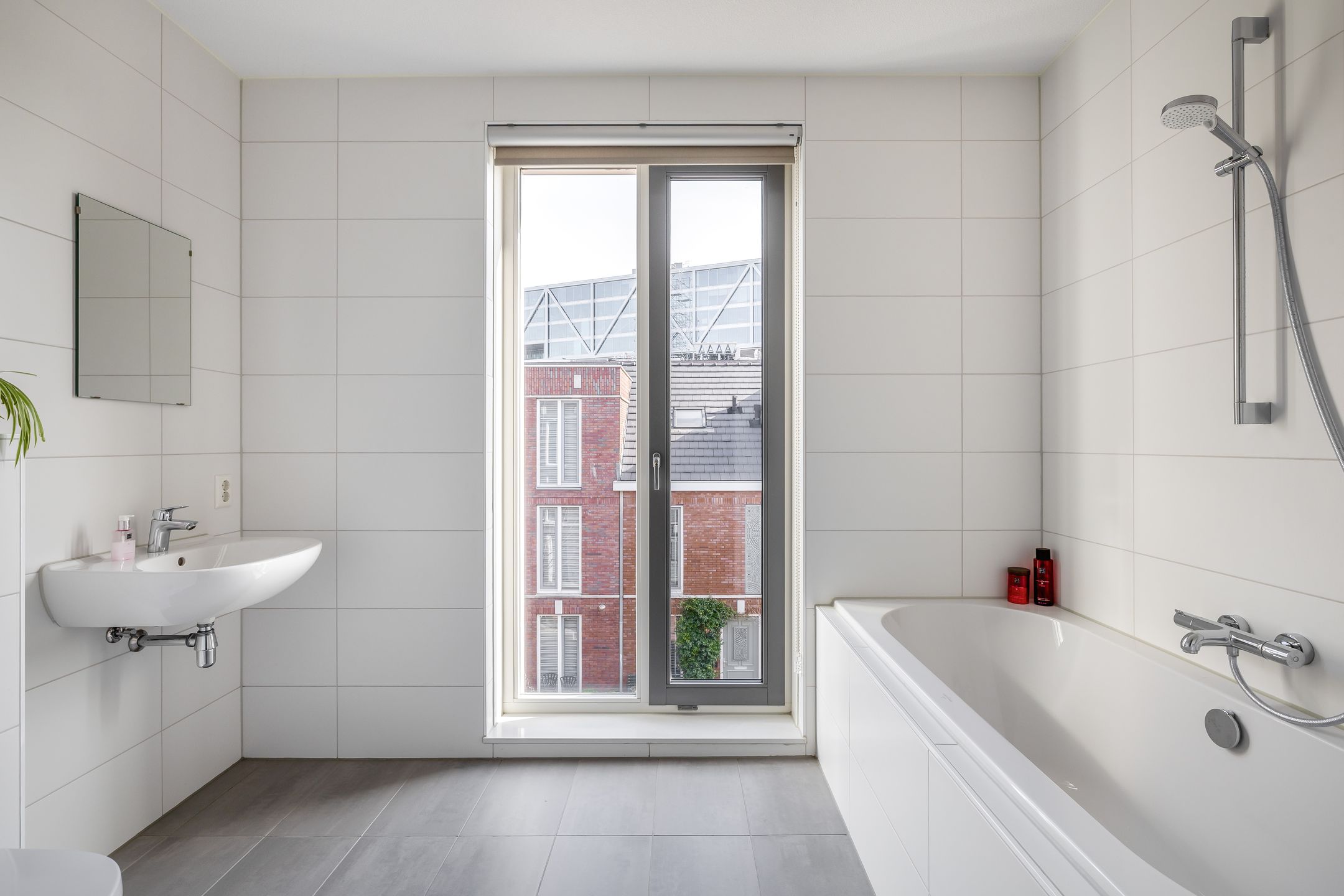 Photo 36 of Tapstraat 8
