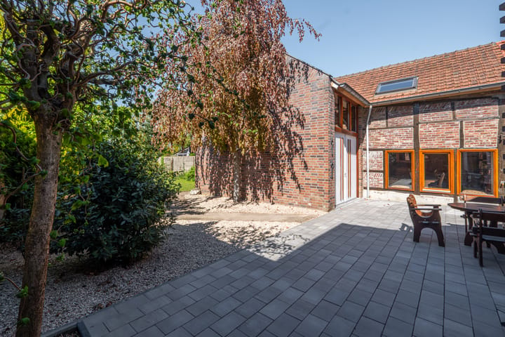 Tussenwoning te koop: Feurthstraat 57, Susteren