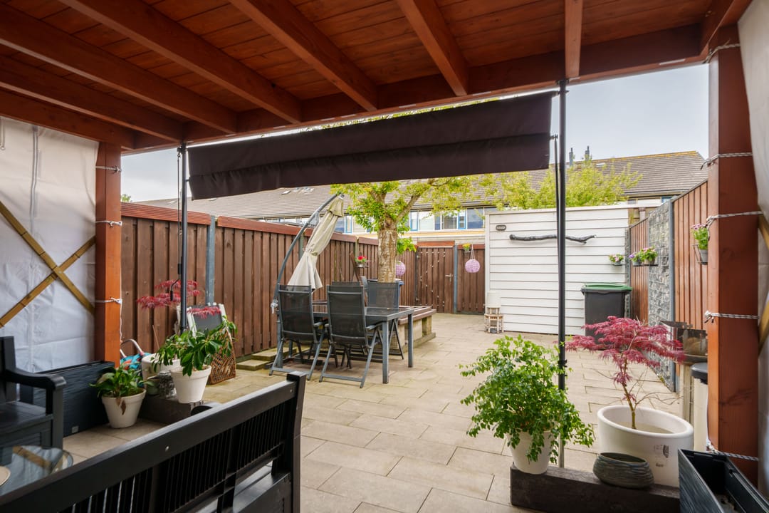 Well-maintained terraced home with sunny southwest garden and modern kitchen in family-friendly Almere neighborhood — 22