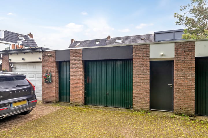 Photo 3 of J.D. van Leeuwenstraat 20