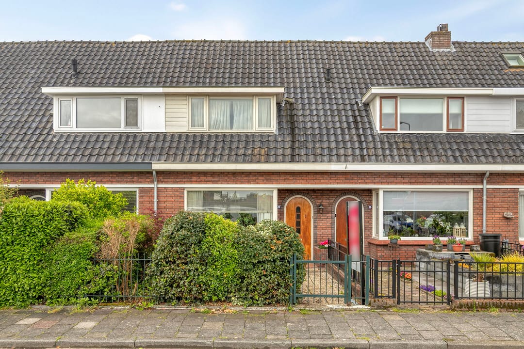 Photo 1 of J.D. van Leeuwenstraat 20
