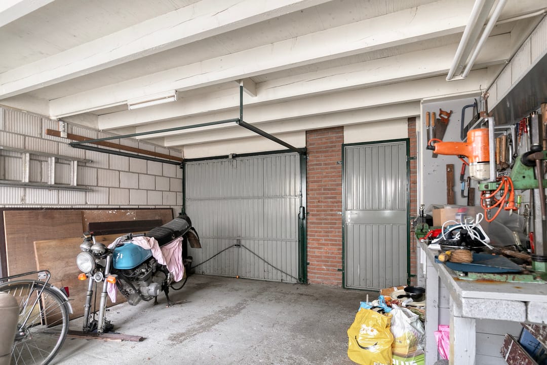 Photo 26 of J.D. van Leeuwenstraat 20