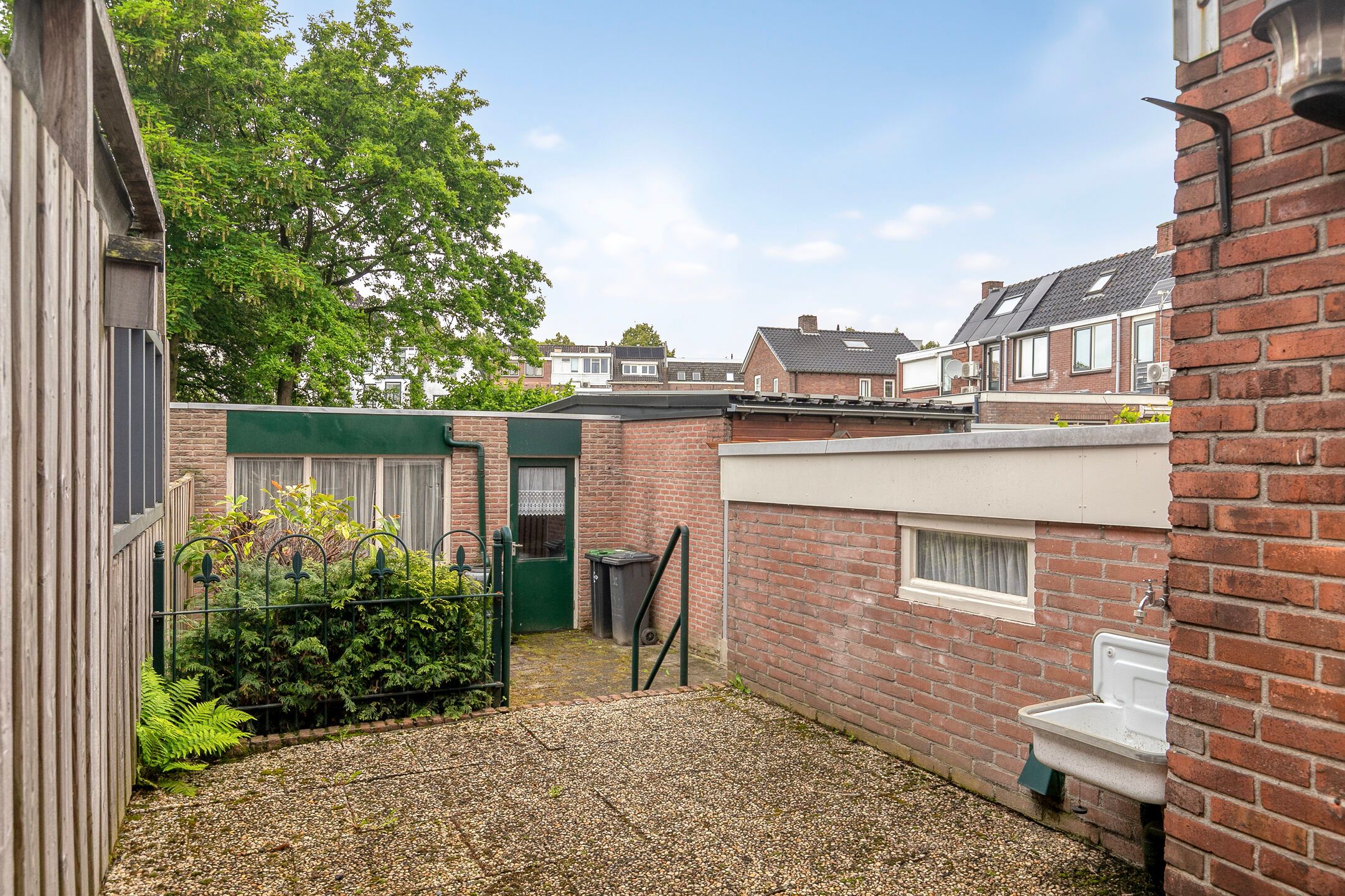 Photo 21 of J.D. van Leeuwenstraat 20