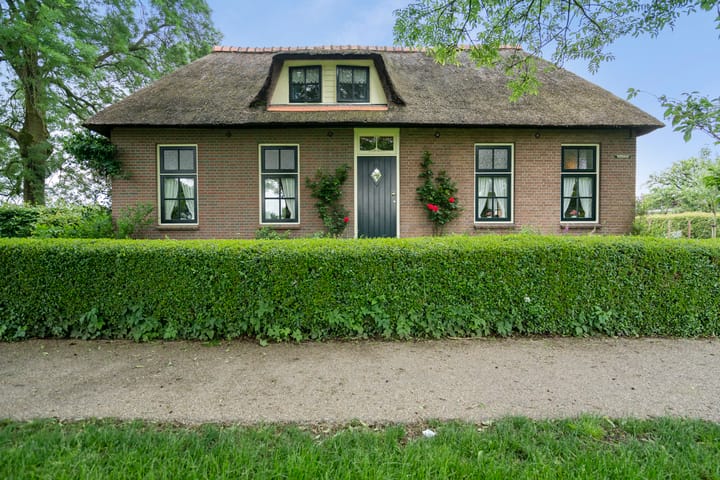 Vrijstaande woning te koop: Langesteeg 10, Giethoorn