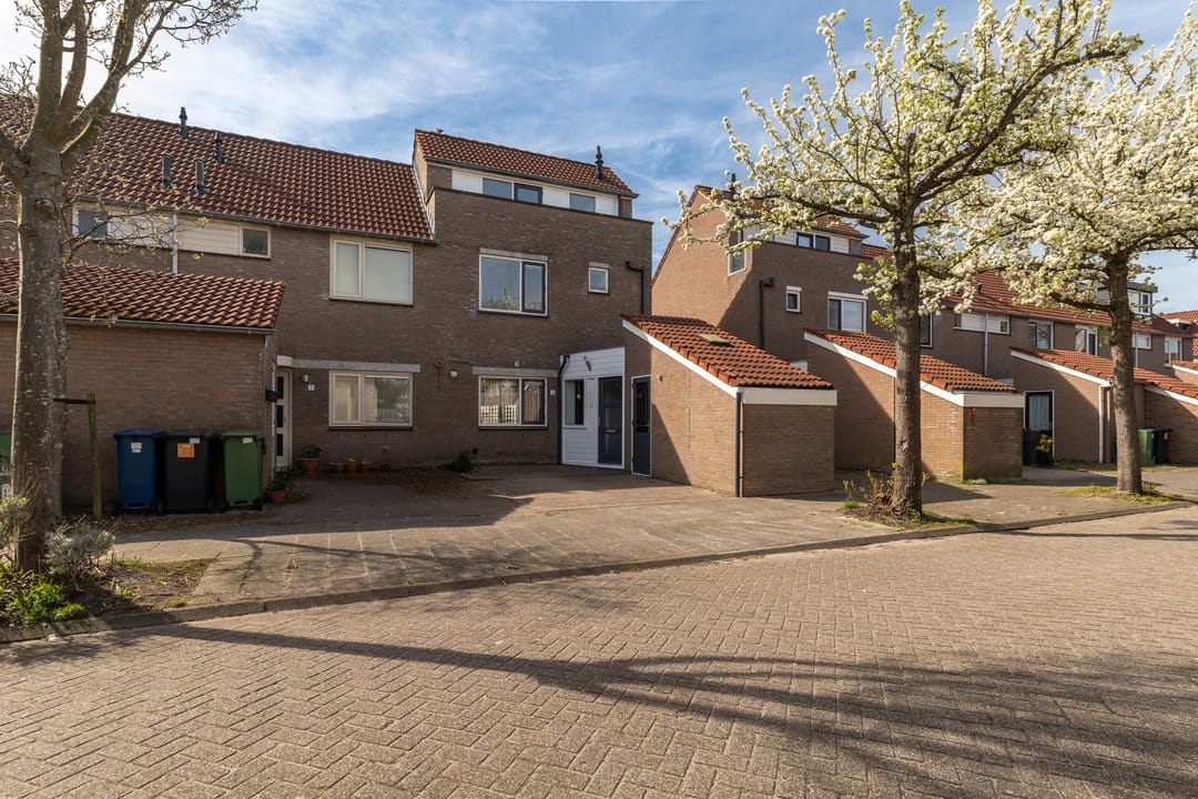 Foto 43 van Henriëtte Roland Holststraat 9