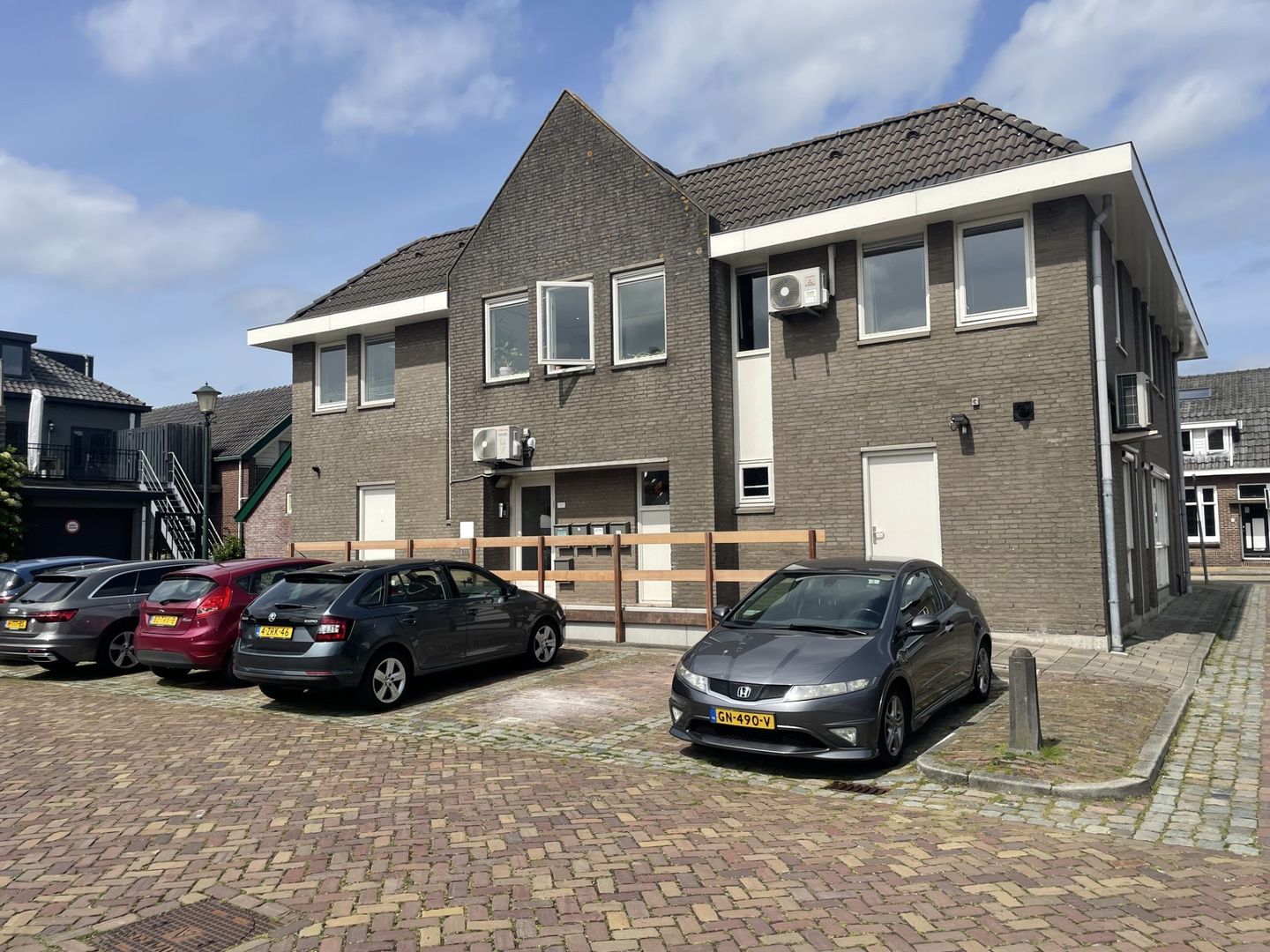 View photo 3 of Kerklaan 100