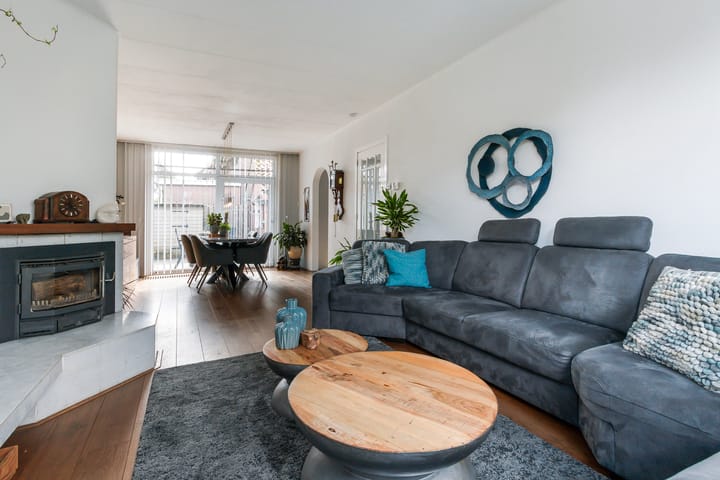 Tussenwoning te koop: Diepenbrockweg 126, Dordrecht