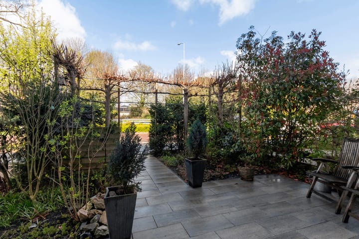 Tussenwoning te koop: Diepenbrockweg 126, Dordrecht