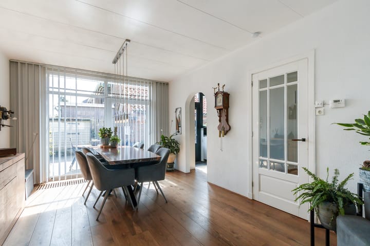 Tussenwoning te koop: Diepenbrockweg 126, Dordrecht