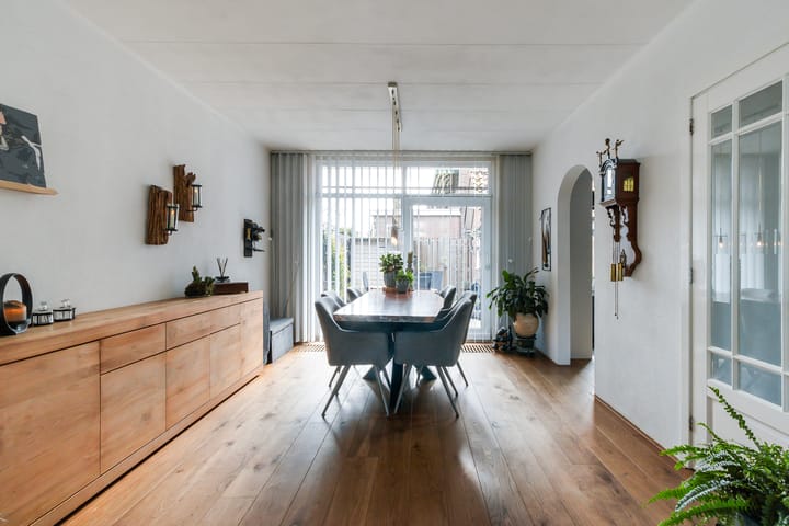 Tussenwoning te koop: Diepenbrockweg 126, Dordrecht