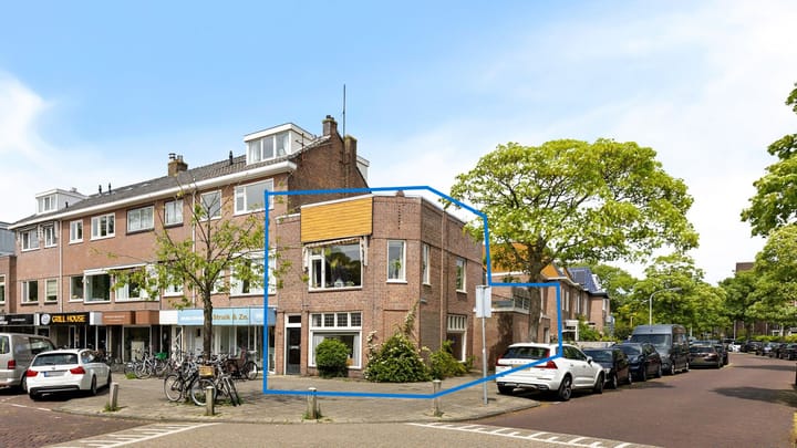 Photo 2 of Floresstraat 15