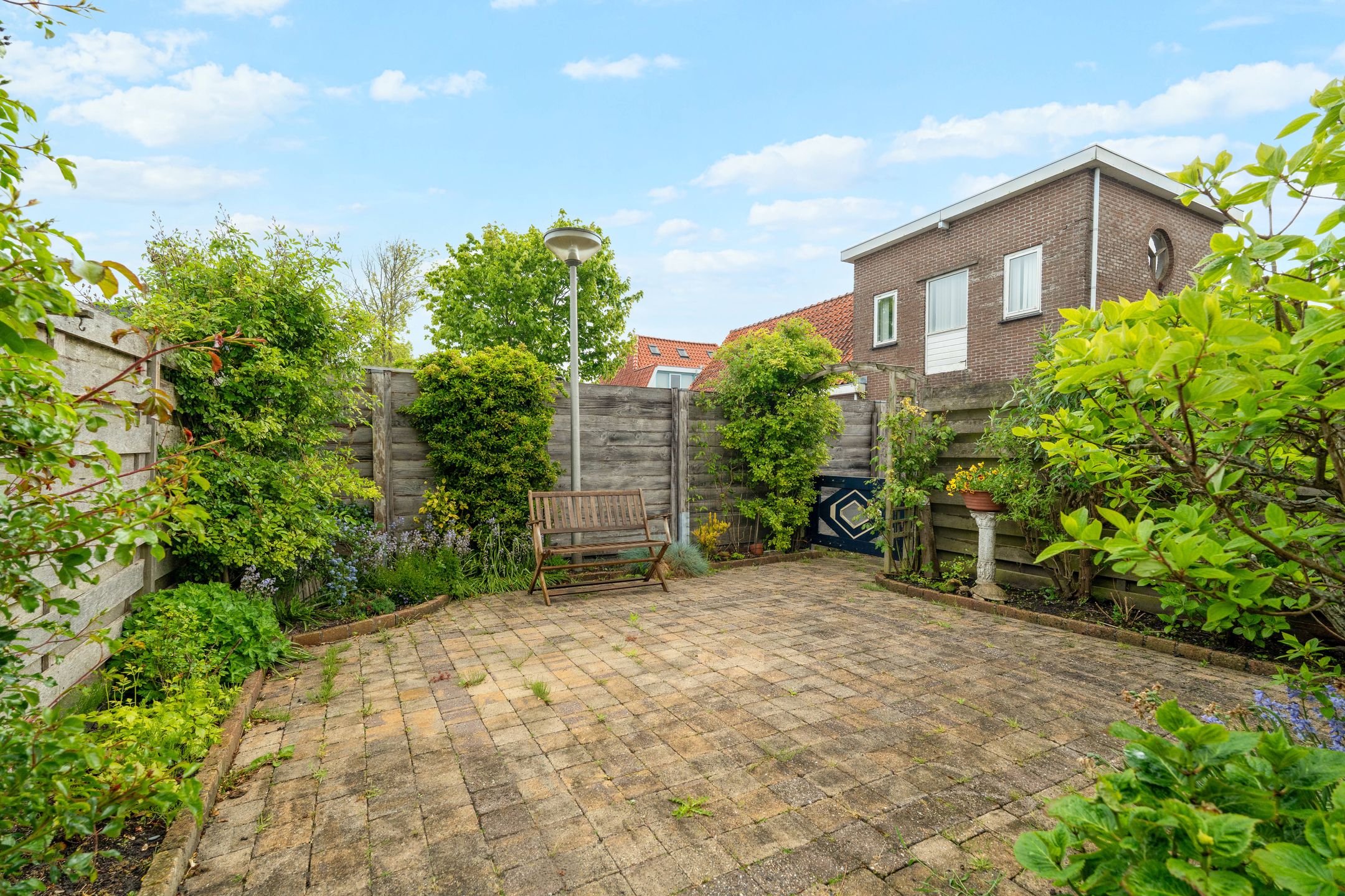 Photo 33 of L. Pietersestraat 45