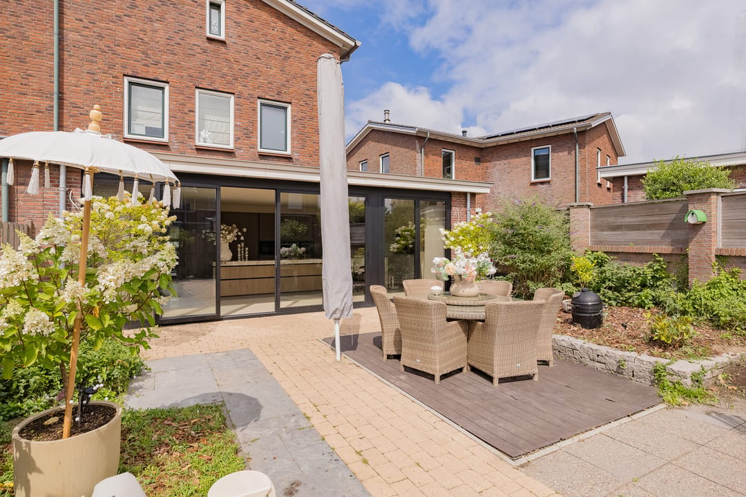 Spacious Semi-Detached Family Home Near Dunes with Luxury Extension — 17