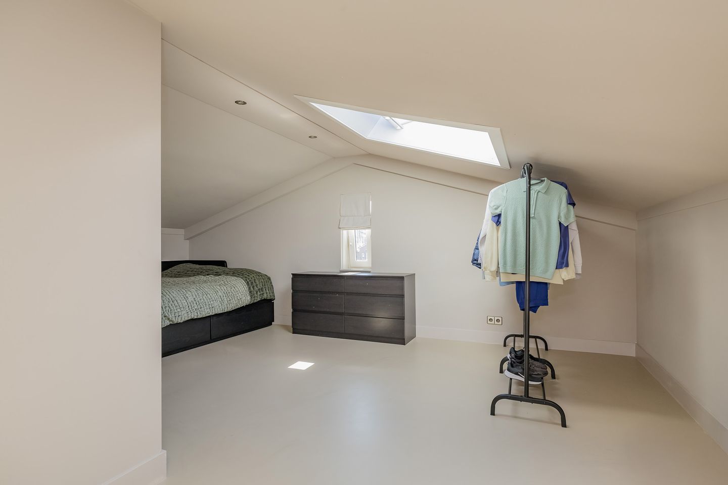 Spacious Semi-Detached Family Home Near Dunes with Luxury Extension — 44