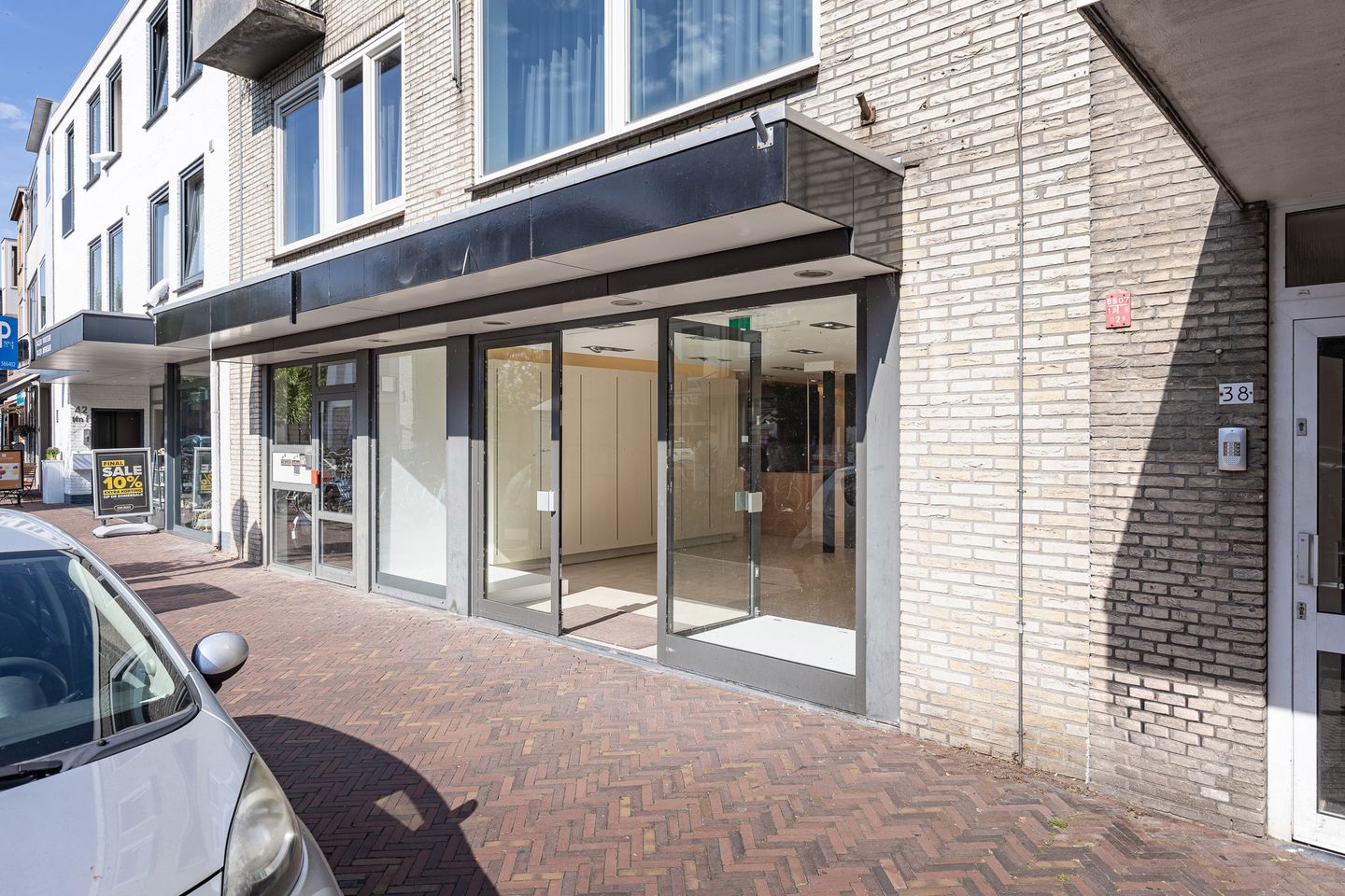 View photo 2 of Langstraat 40