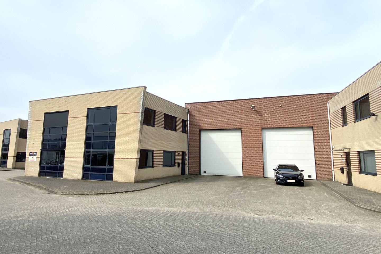 View photo 3 of Van Voordenpark 6-d